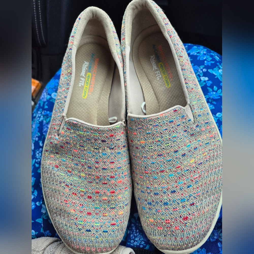 Skechers